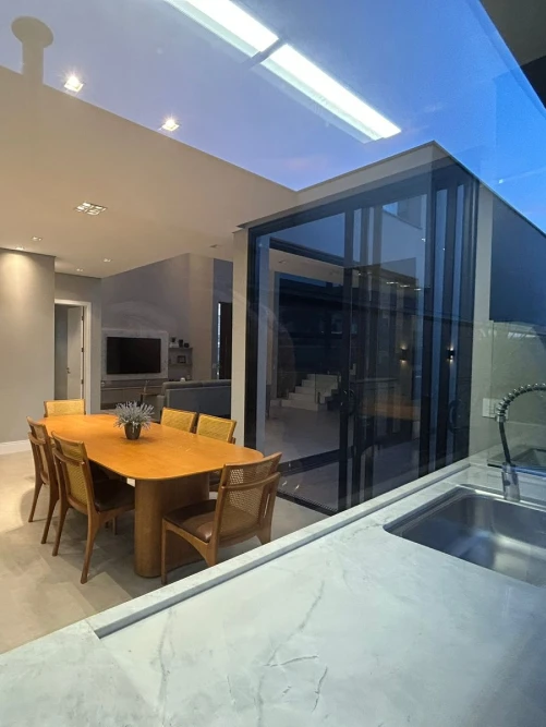 Casa Curadoria - Facilitamos a sua jornada com imóveis por meio de experiências inéditas e indicações precisas. Entre em Contato.