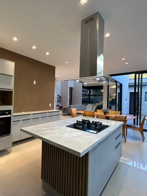 Casa Curadoria - Facilitamos a sua jornada com imóveis por meio de experiências inéditas e indicações precisas. Entre em Contato.