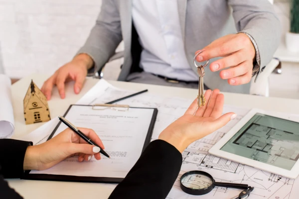 Casa Curadoria - Facilitamos a sua jornada com imóveis por meio de experiências inéditas e indicações precisas. Entre em Contato.
